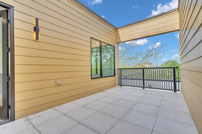 Building Photo - 29 Enterprise St