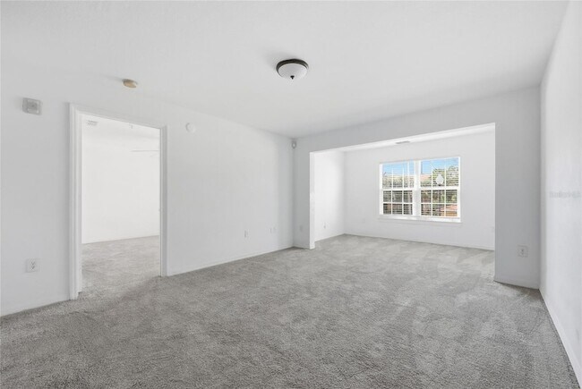 Building Photo - 5447 Vineland Rd