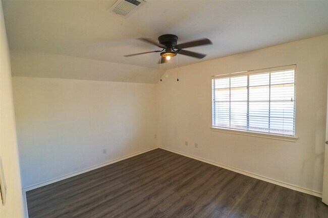 Building Photo - 14311 Ragus Lake Dr