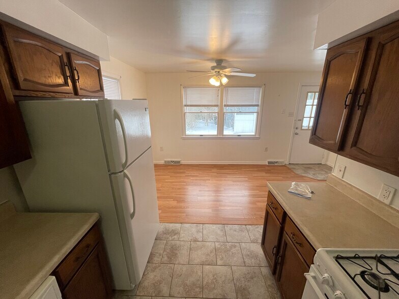 Building Photo - 908 Church St