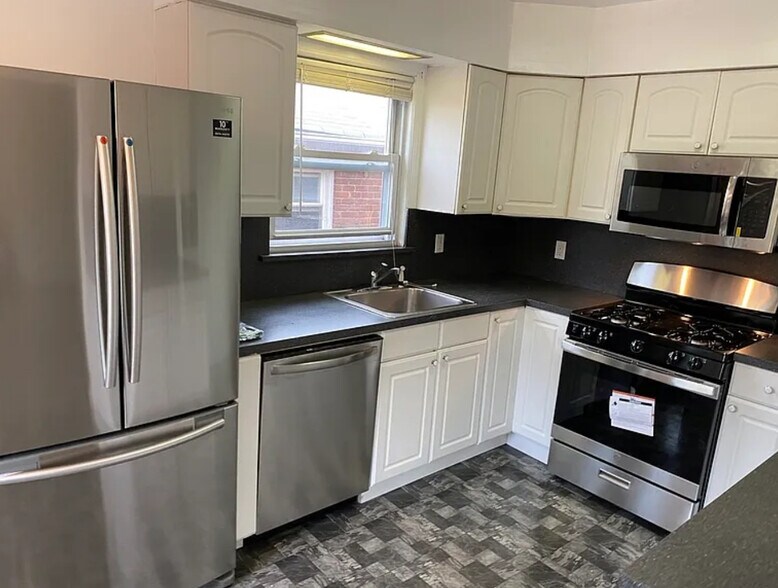 Kitchen - 15470 20th Rd