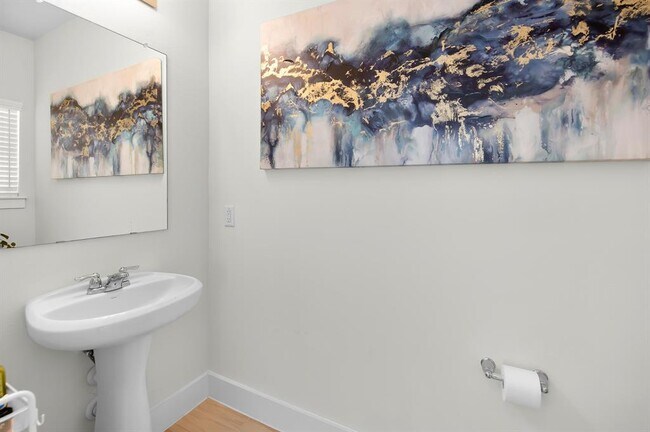 Building Photo - 512 White Steppe Way