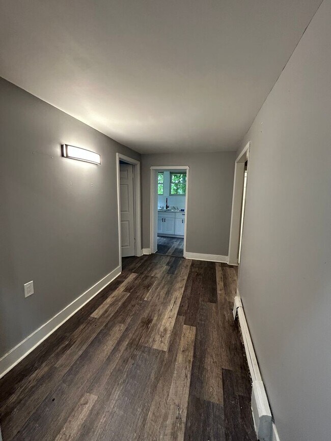 Building Photo - 5527 Ridge Ave
