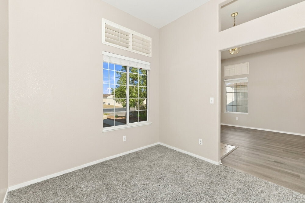 Building Photo - 265 Prairie Rose St