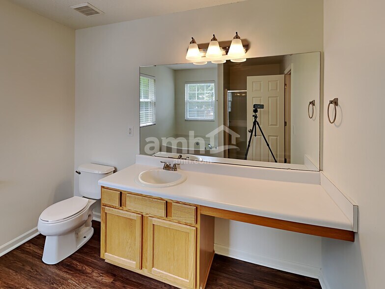 Building Photo - 1327 Arbor Greene Dr