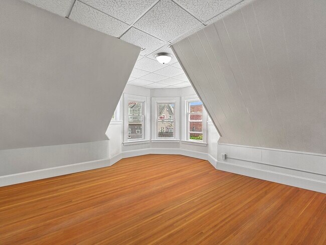 Building Photo - 7 Judson St