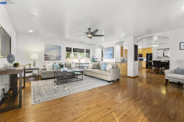 Primary Photo - 41345 Roberts Ave