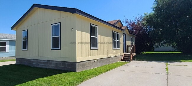 Building Photo - *** Very Nice *** 3 Bed 2 Bath remodel Modular house