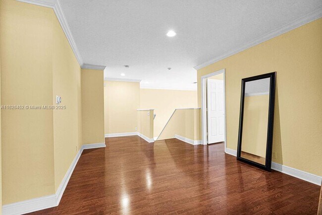 Building Photo - 904 Stillwater Ct