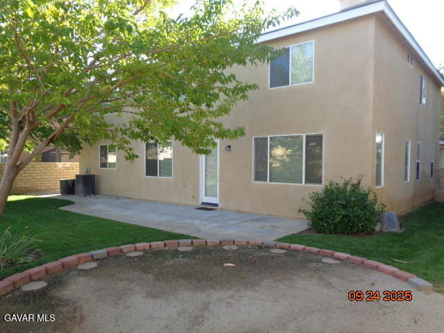 Building Photo - 42308 Klamath Ln