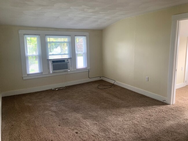 Building Photo - 800 Broadway St