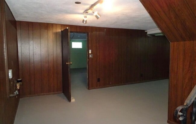 Building Photo - 4924 Kelsch Ln