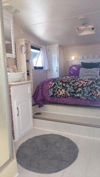 Building Photo - 9204 Old Castle Rd