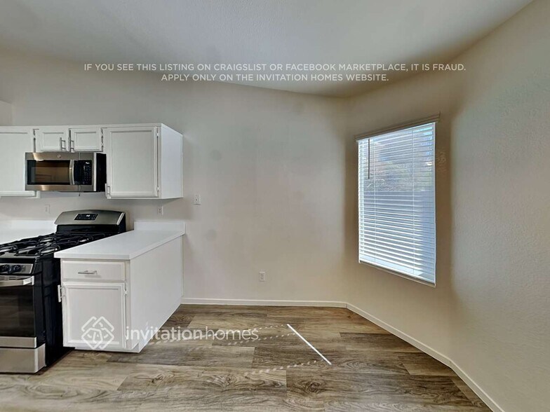 Building Photo - 6285 Hill Haven Ave