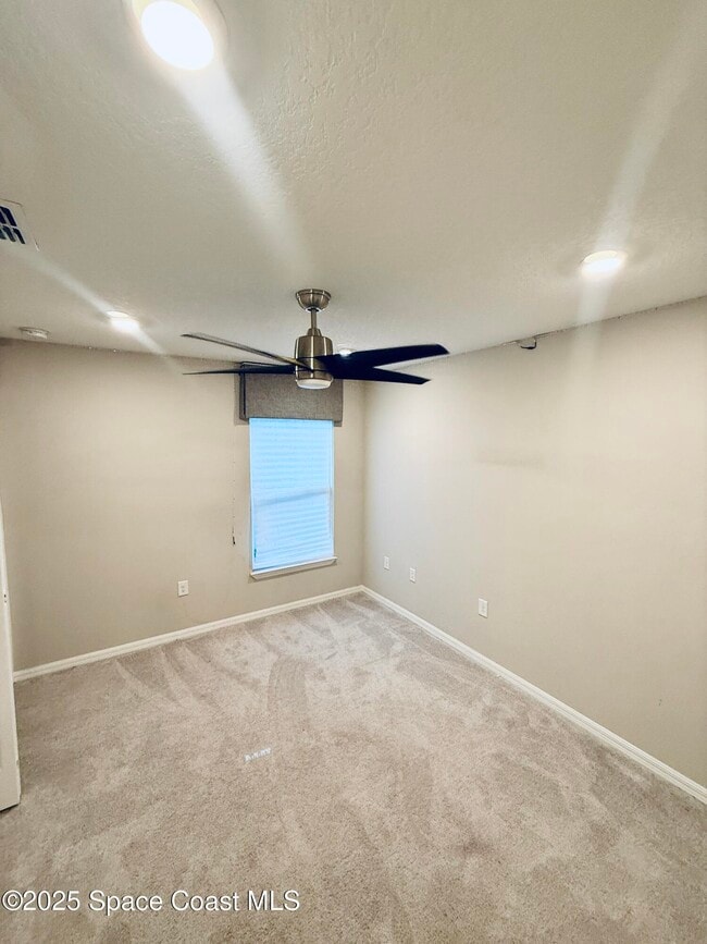 Building Photo - 1026 Dania Cir