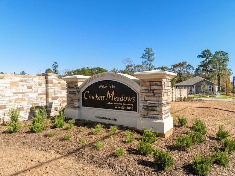 Building Photo - 15815 Del Norte Dr