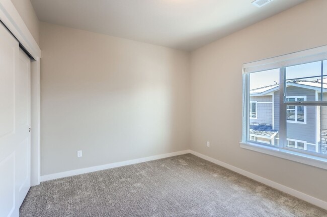 Building Photo - 310 High Point Dr