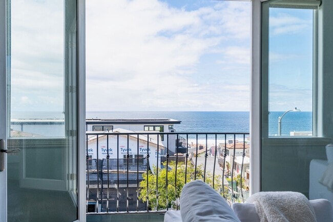 Building Photo - 300 19th St