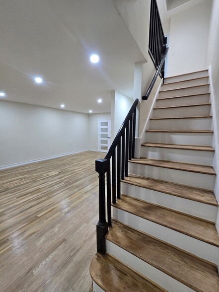 Building Photo - 5028 65th Pl