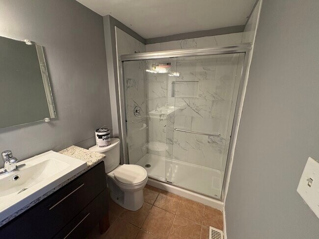 Building Photo - 4W S Fernwood Dr