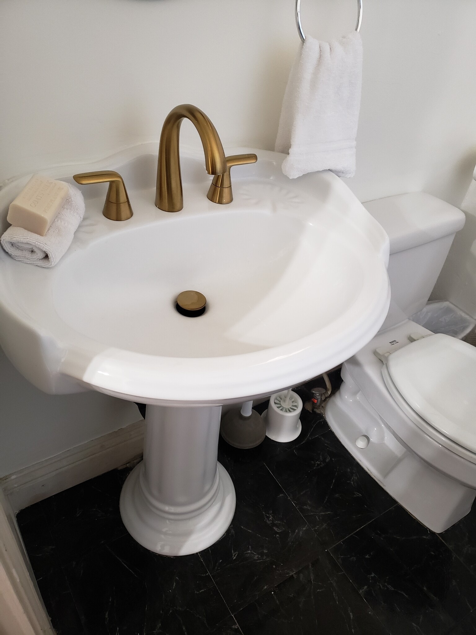 Serenity Room $1400 - 2374 Mission Inn Ave