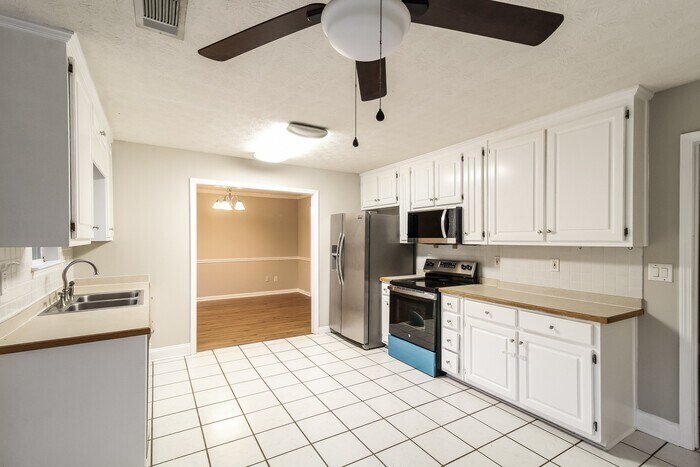 Building Photo - 100 Rainwater Ct