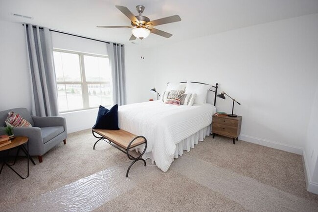 Building Photo - Welcome to the Marigold of Clover Ridge! N...