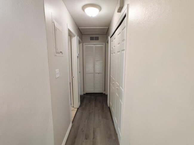 Building Photo - 51 St Johanna Dr