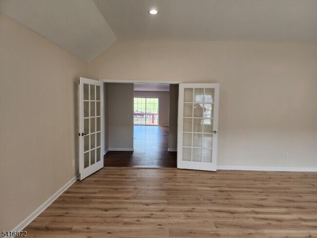 Building Photo - 27 Cypress Ln