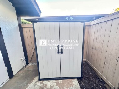 Building Photo - Luxury Living Made Easy: Your Tustin 2-Bed...