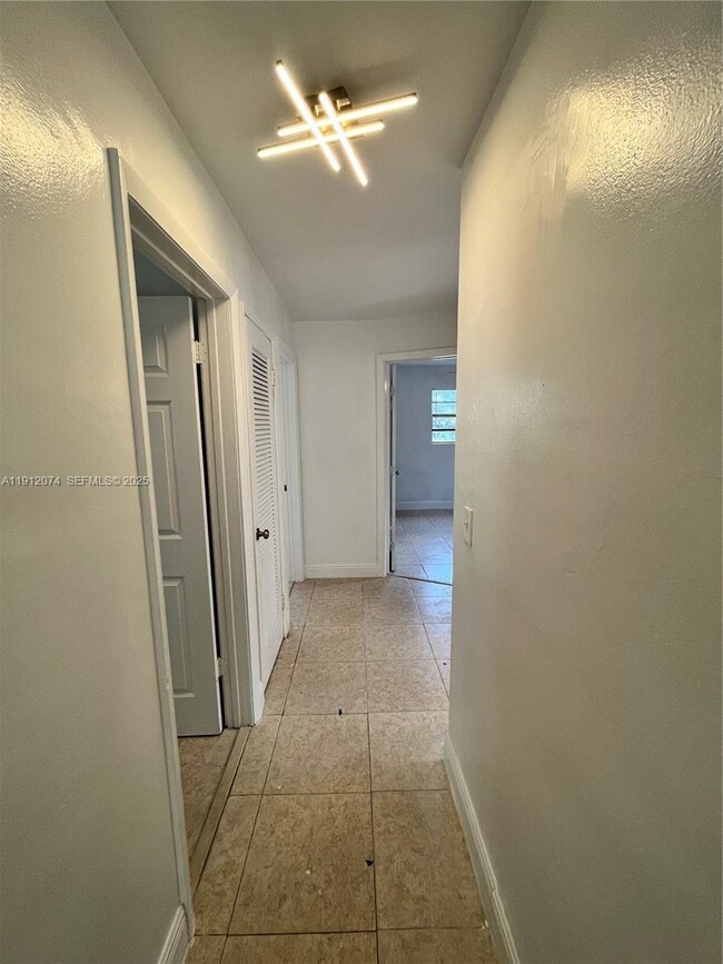 Building Photo - 2031 NW 30th Ave