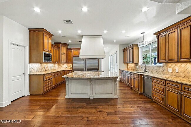 Building Photo - 6528 Calle Placido Dr