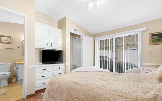 Building Photo - 6114 S Sawgrass Dr