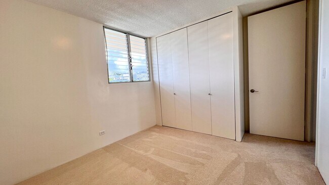 Building Photo - AVAILABLE NOW! 2-Bedroom, 2-Bath Corner Un...