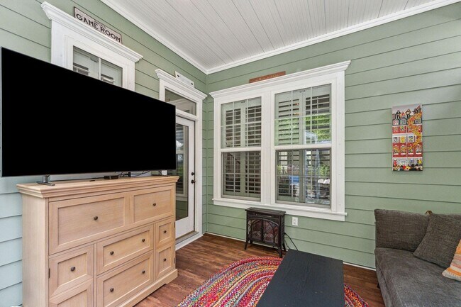 Building Photo - Well maintained home in Fleming Park - Jam...