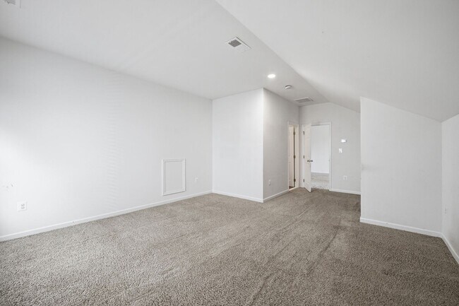 Building Photo - 24267 Purple Finch Dr