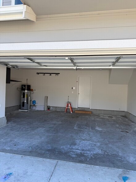 Building Photo - 148 Valley Creek Dr