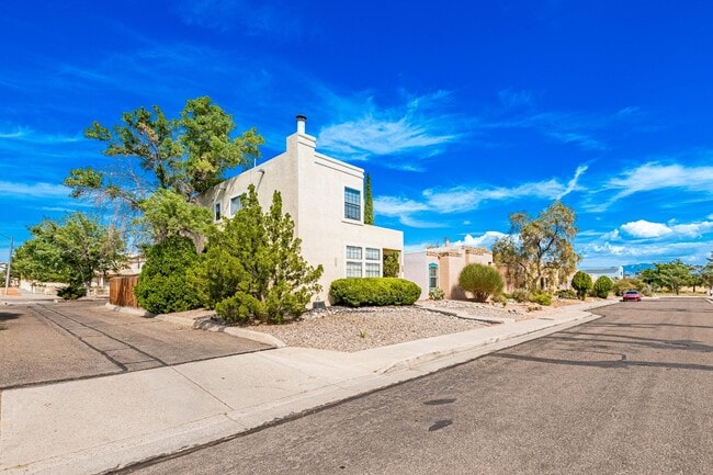 Building Photo - 7725 Pinewood Dr NW