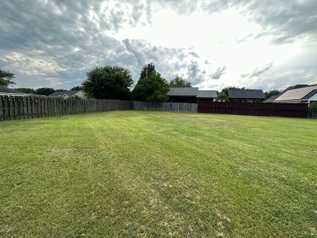 Building Photo - 789 Spence Dr