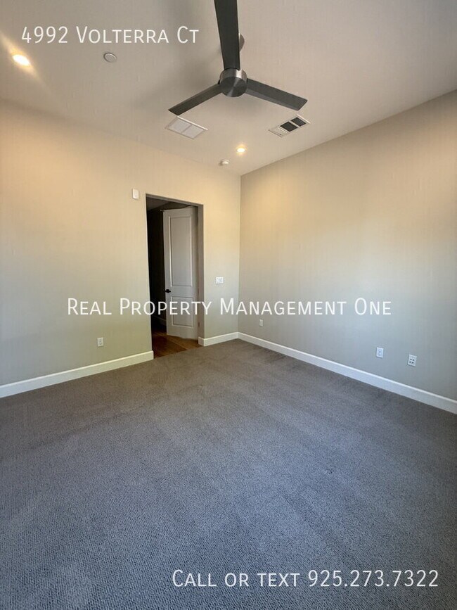 Building Photo - 4992 Volterra Ct