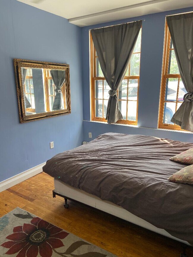 Building Photo - 157 Winnisimmet St