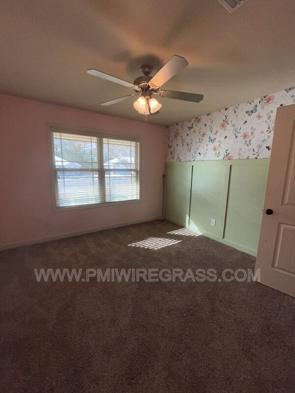 Building Photo - 229 Lace Dr