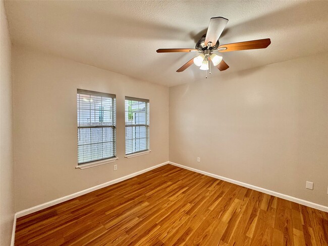 Building Photo - 805 Tabor St