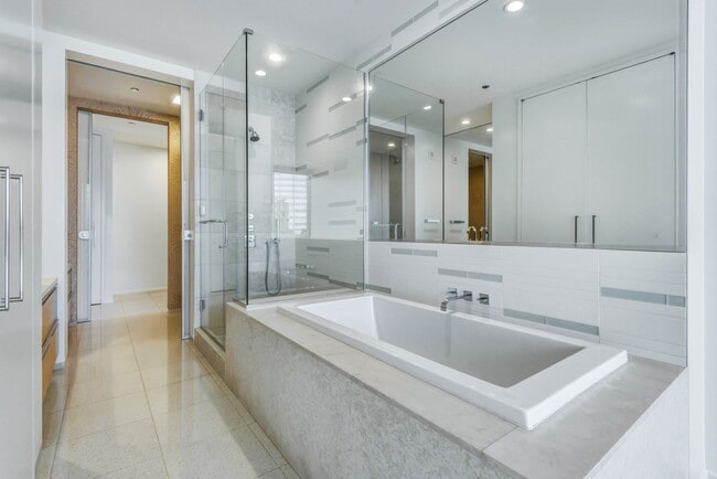 Building Photo - Veer Towers 602W-Strip and CityCenter Views form this Stunning 2Bd/2Ba Residence