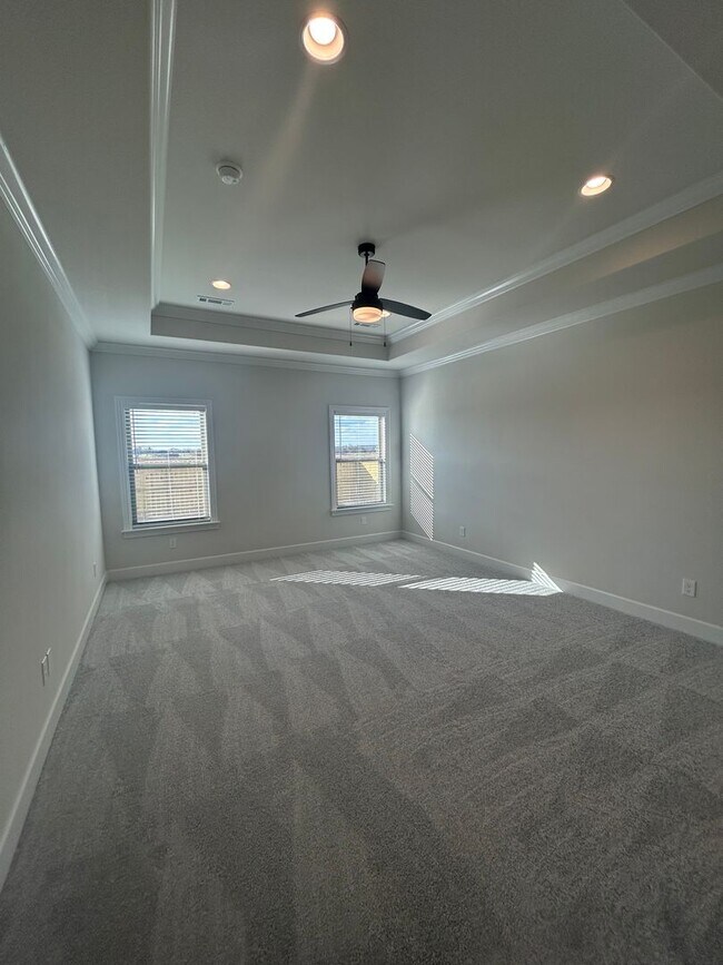 Building Photo - Beautiful Modern Home in Pea Ridge!