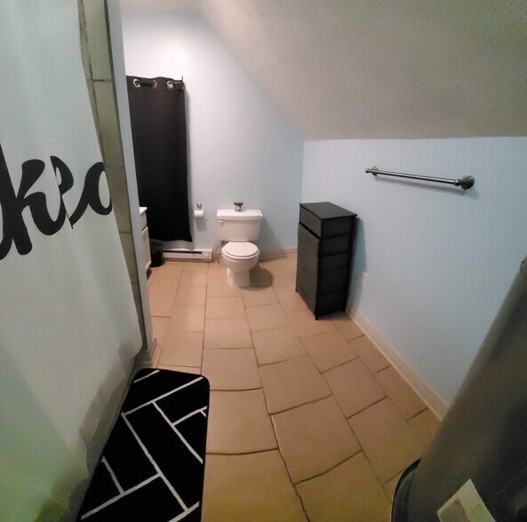 Building Photo - 202 E Horner St