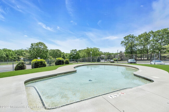 Building Photo - 134 Whispering Oaks Way