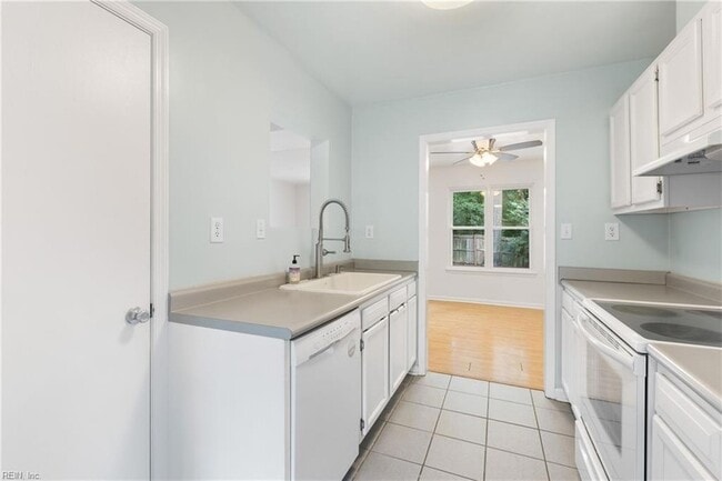 Building Photo - 337 Hutton Cir