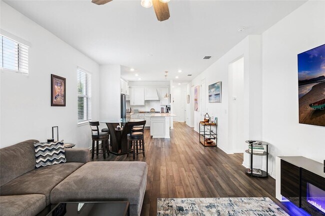 Building Photo - 9454 Ballaster Pointe Lp