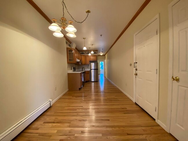 Building Photo - 218 Willow Ave